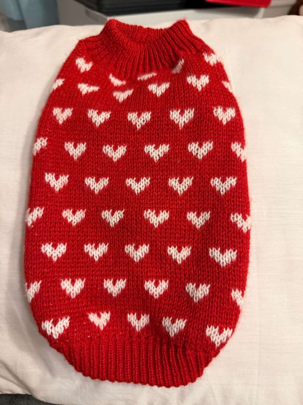 Red Heart-Print Knit Dog Sweater - Cozy Pet Pullover